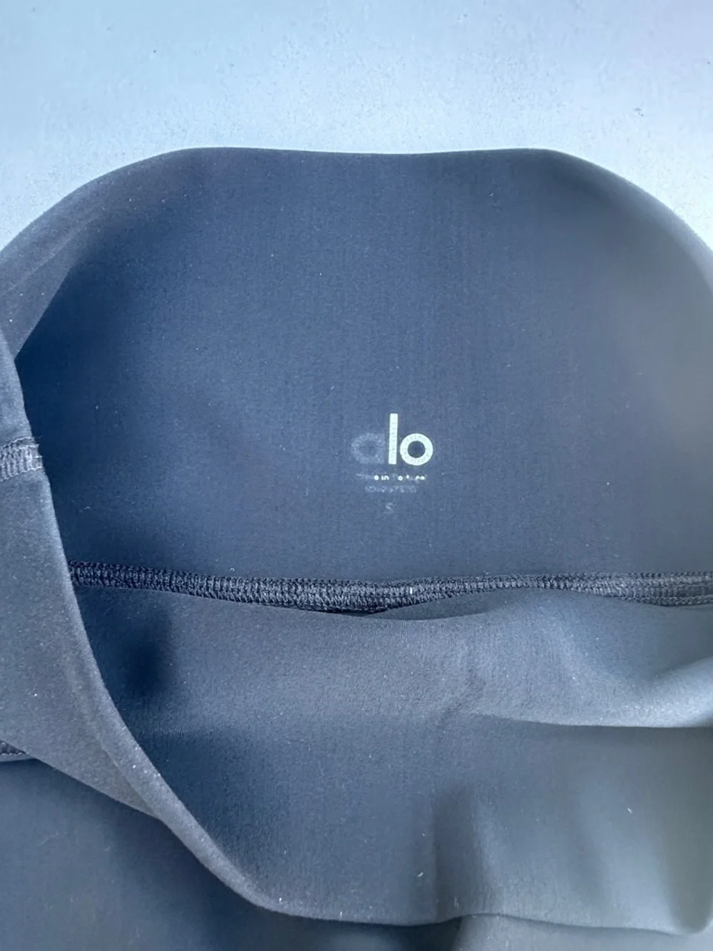 ALO Yoga Black High-Rise Performance Leggings - Picture 2 of 4